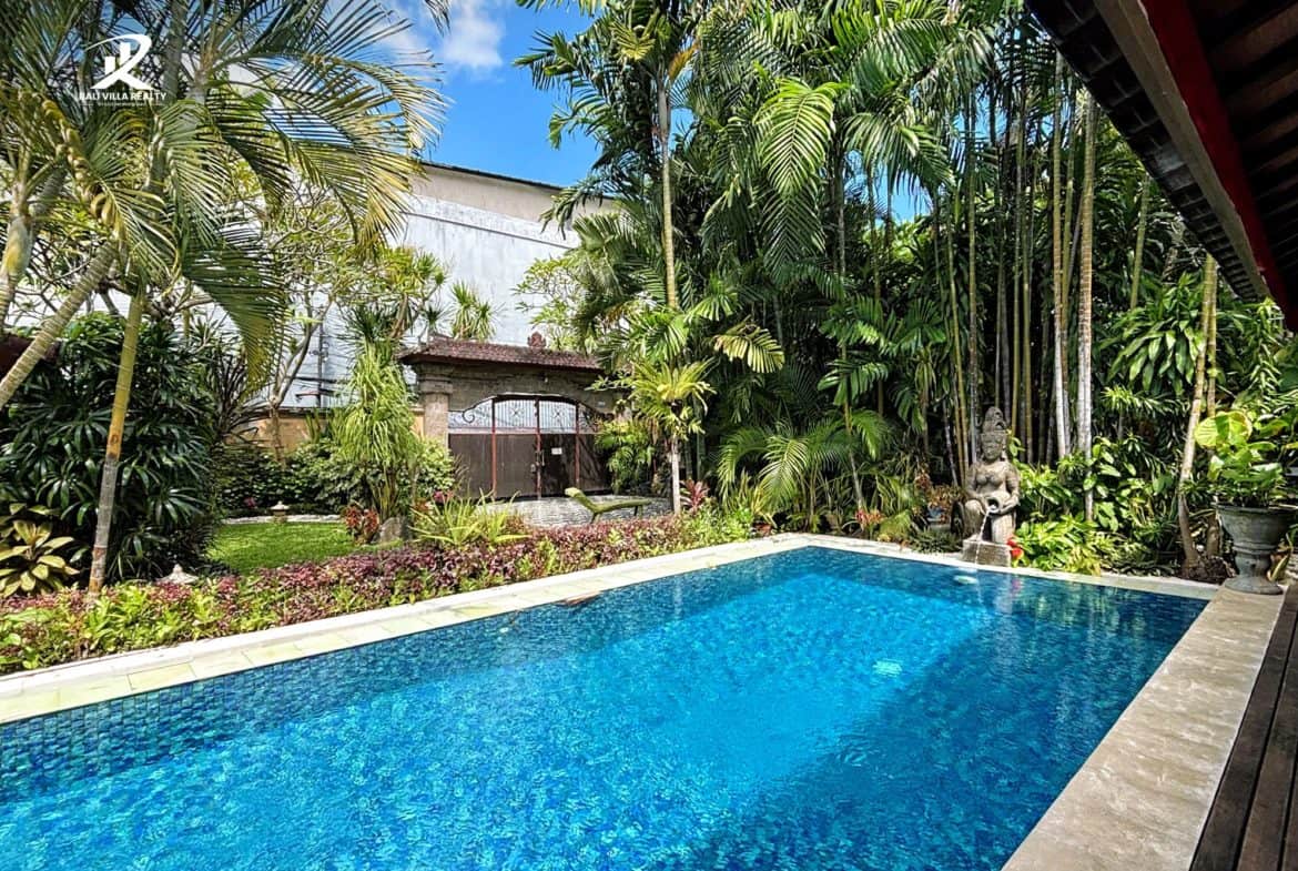 4-bedroom freehold villa in Seminyak — photo 2 of 5