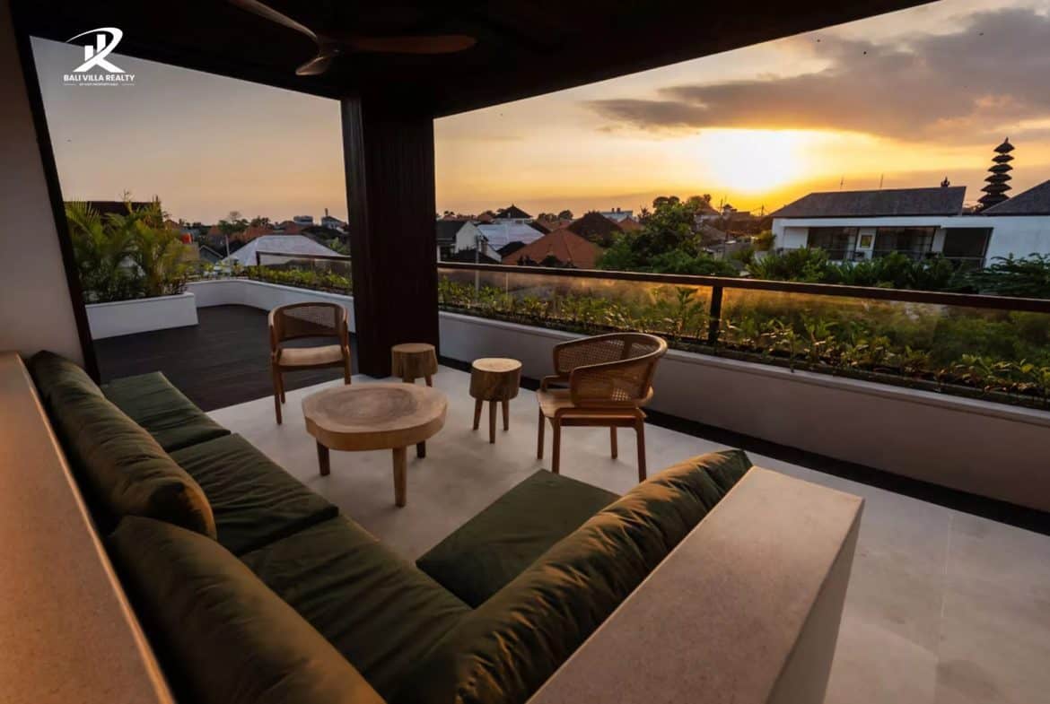 Palatial 3BR Leasehold Villa with Rooftop Sky Bar in Canggu