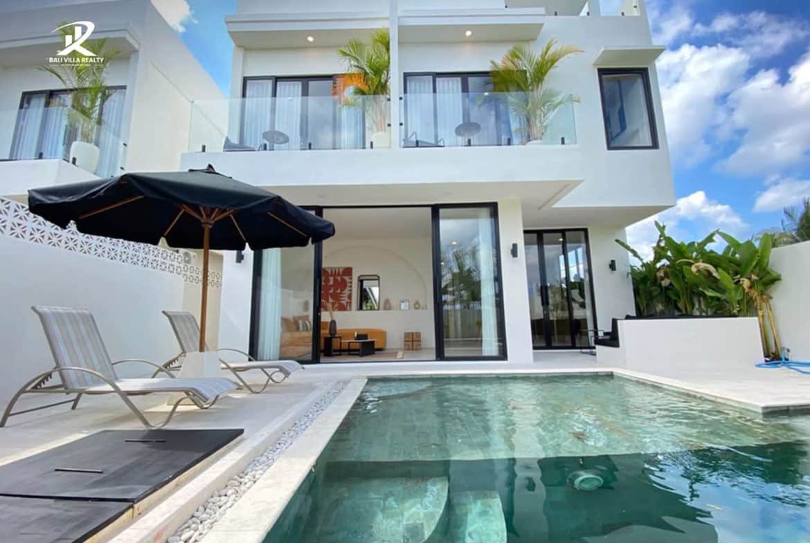 Modern 4BR Leasehold Villa with Panoramic Ricefield Views in Cemagi