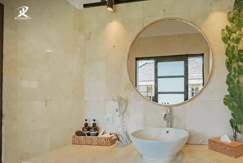 4-bedroom freehold villa in Kerobokan — photo 5 of 5
