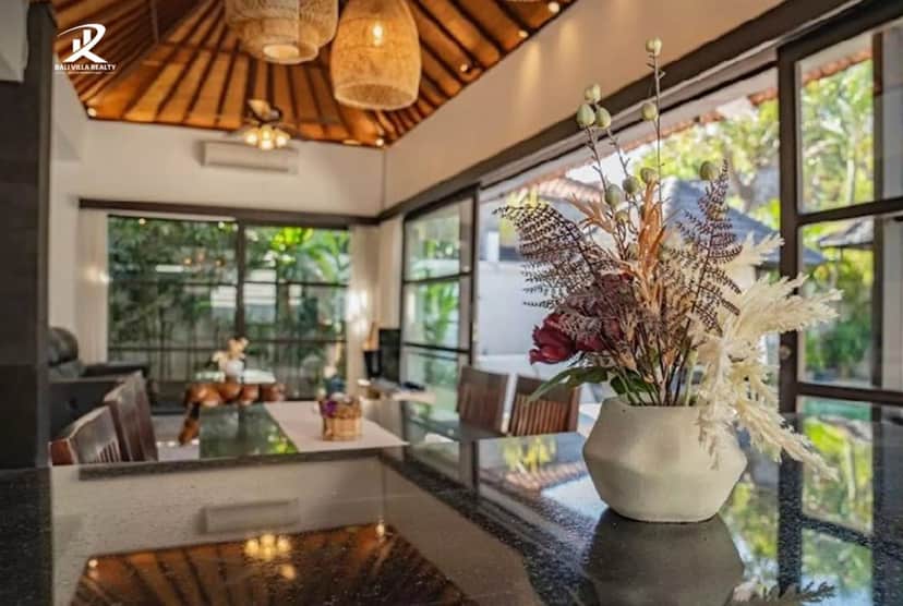 4-bedroom freehold villa in Kerobokan — photo 3 of 5