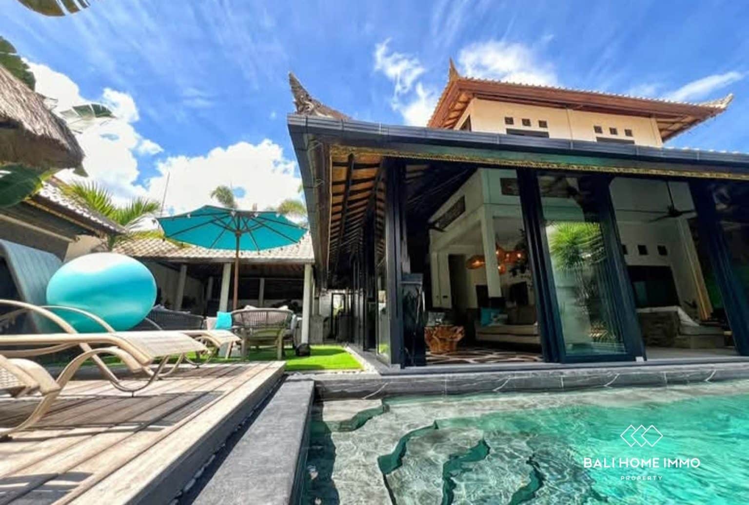 Tropical 4 Bedroom Villa for Leasehold Sale in Seminyak Bali
