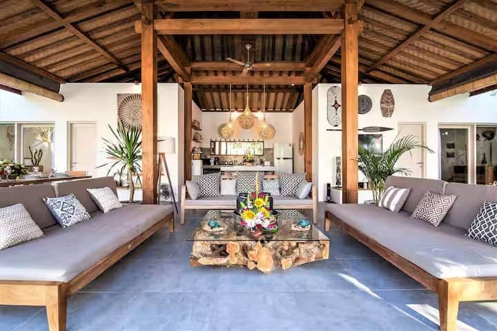 5-bedroom leasehold villa in Seminyak — photo 2 of 5