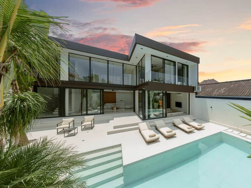 4-bedroom leasehold villa in Seminyak — photo 2 of 5