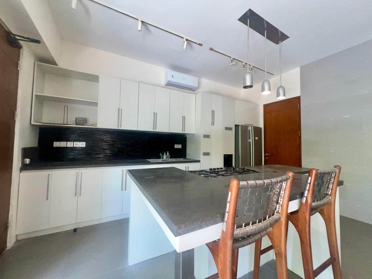3-bedroom freehold villa in Canggu — photo 4 of 5