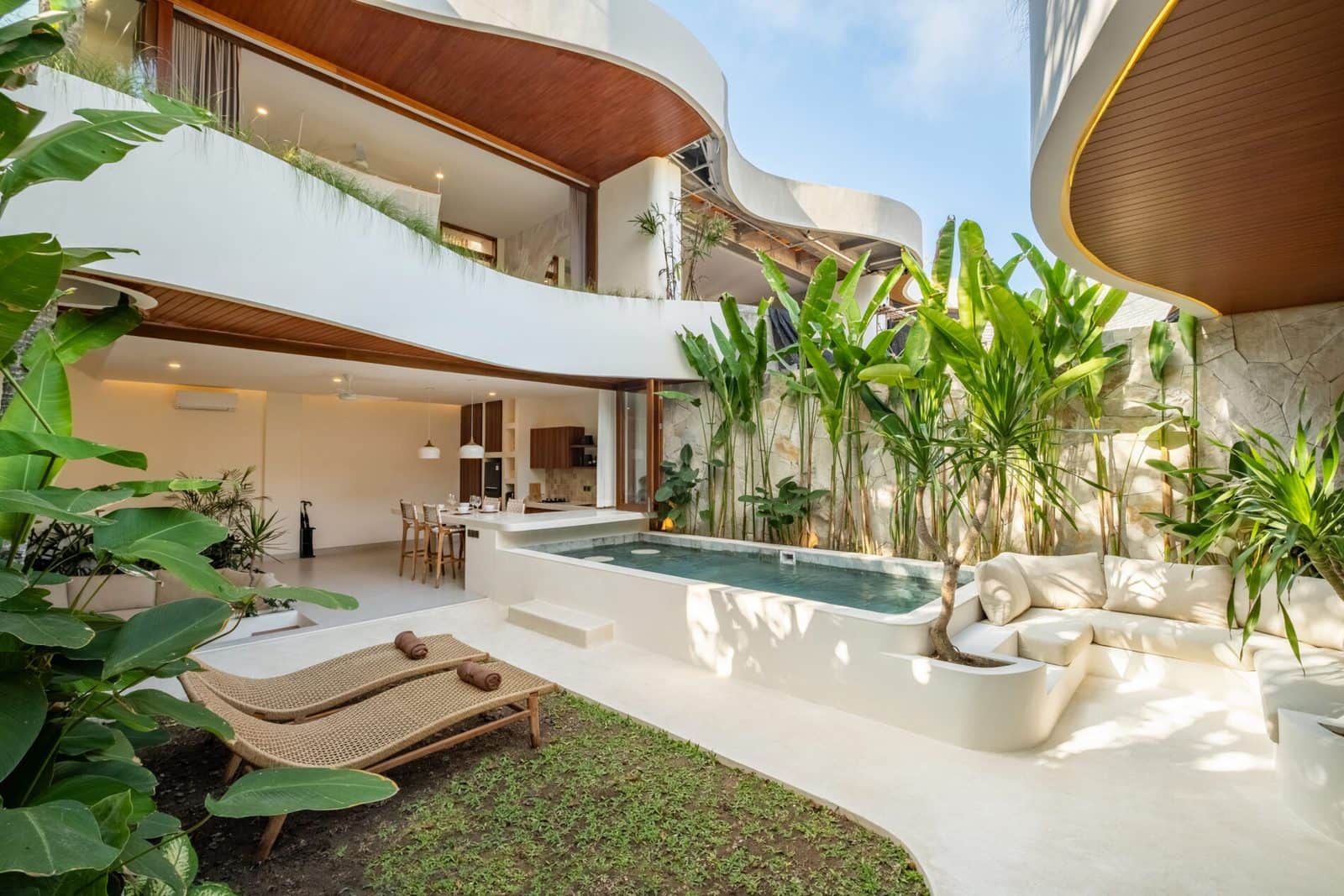 Stylish 2-Bedroom Villa with Ocean Views and Rooftop Pool in Uluwatu