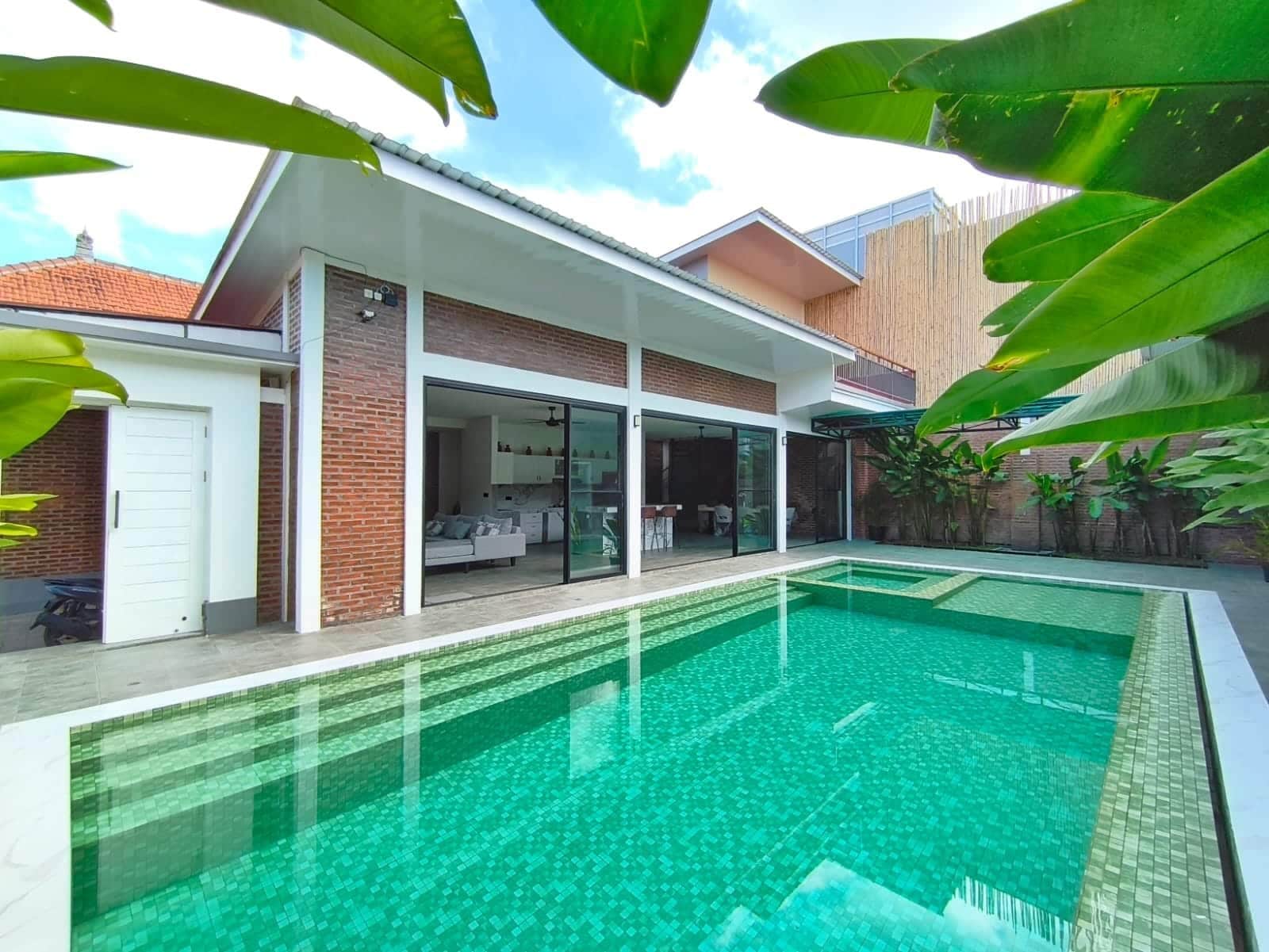 3-bedroom leasehold villa in Kerobokan — photo 2 of 5