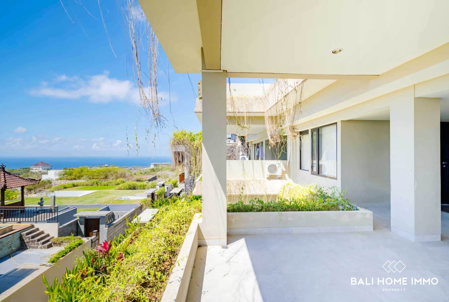 4-bedroom freehold villa in Ungasan — photo 2 of 5