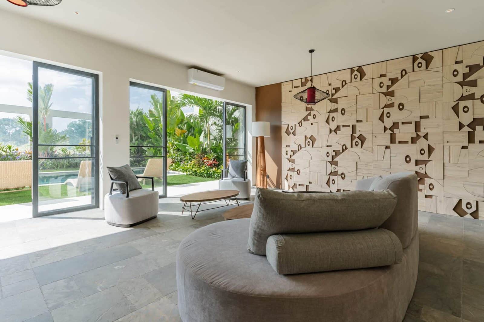 6-bedroom leasehold villa in Berawa — photo 2 of 5