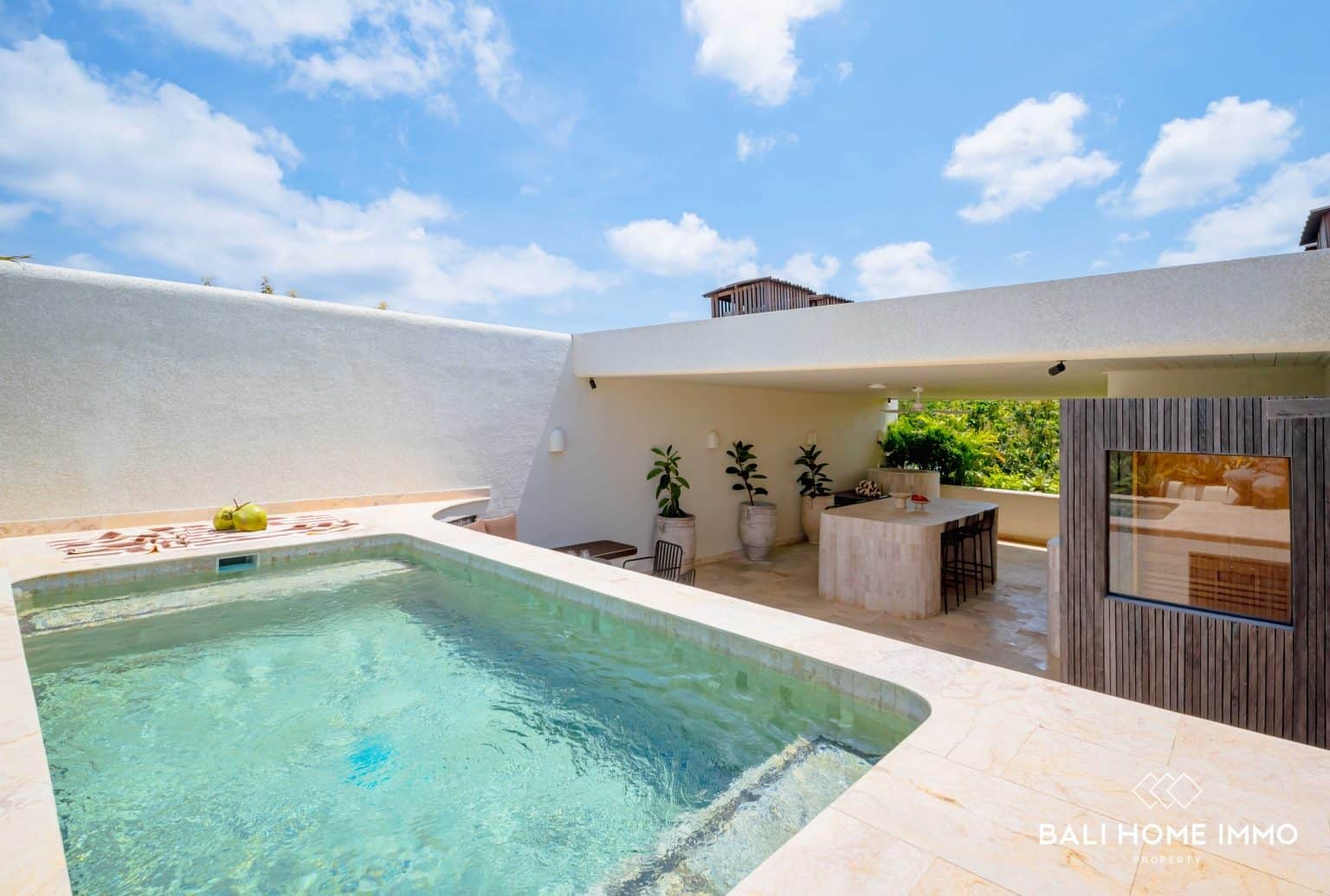 Stylish 2-Bedroom Villa For Sale and Rent with Rooftop Pool, Sauna & Ice Bath Near Uluwatu