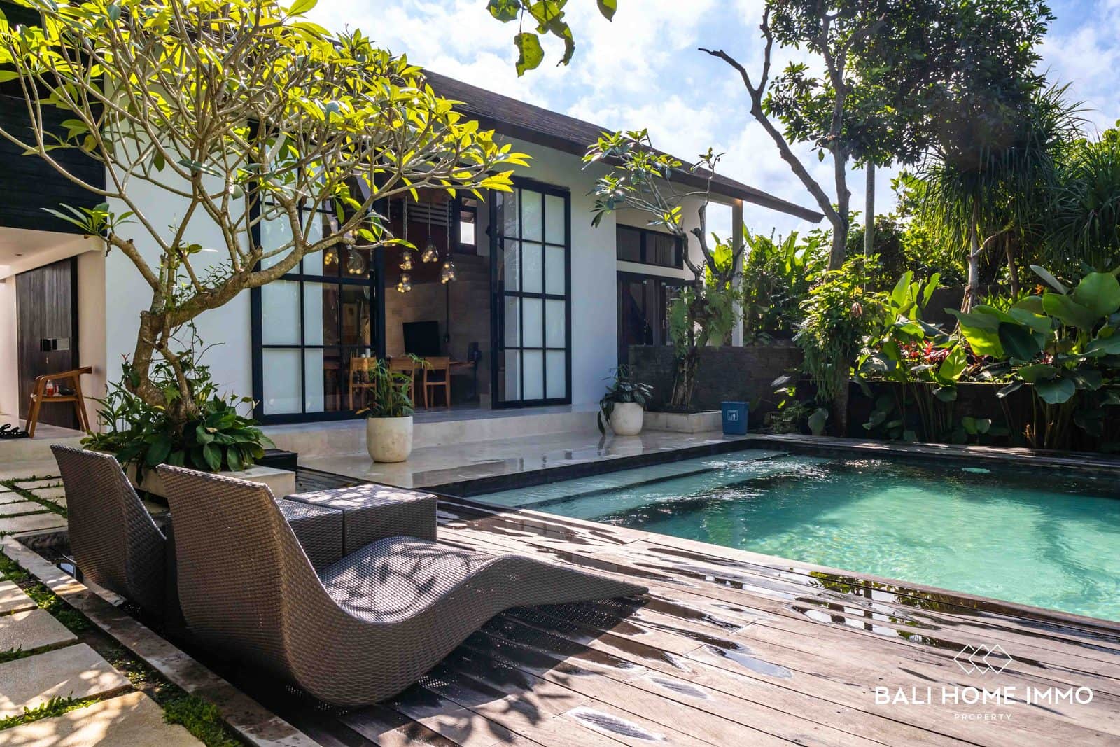 Ricefield View 4 Bedroom Villa for Sale and Rent in Bali Ubud