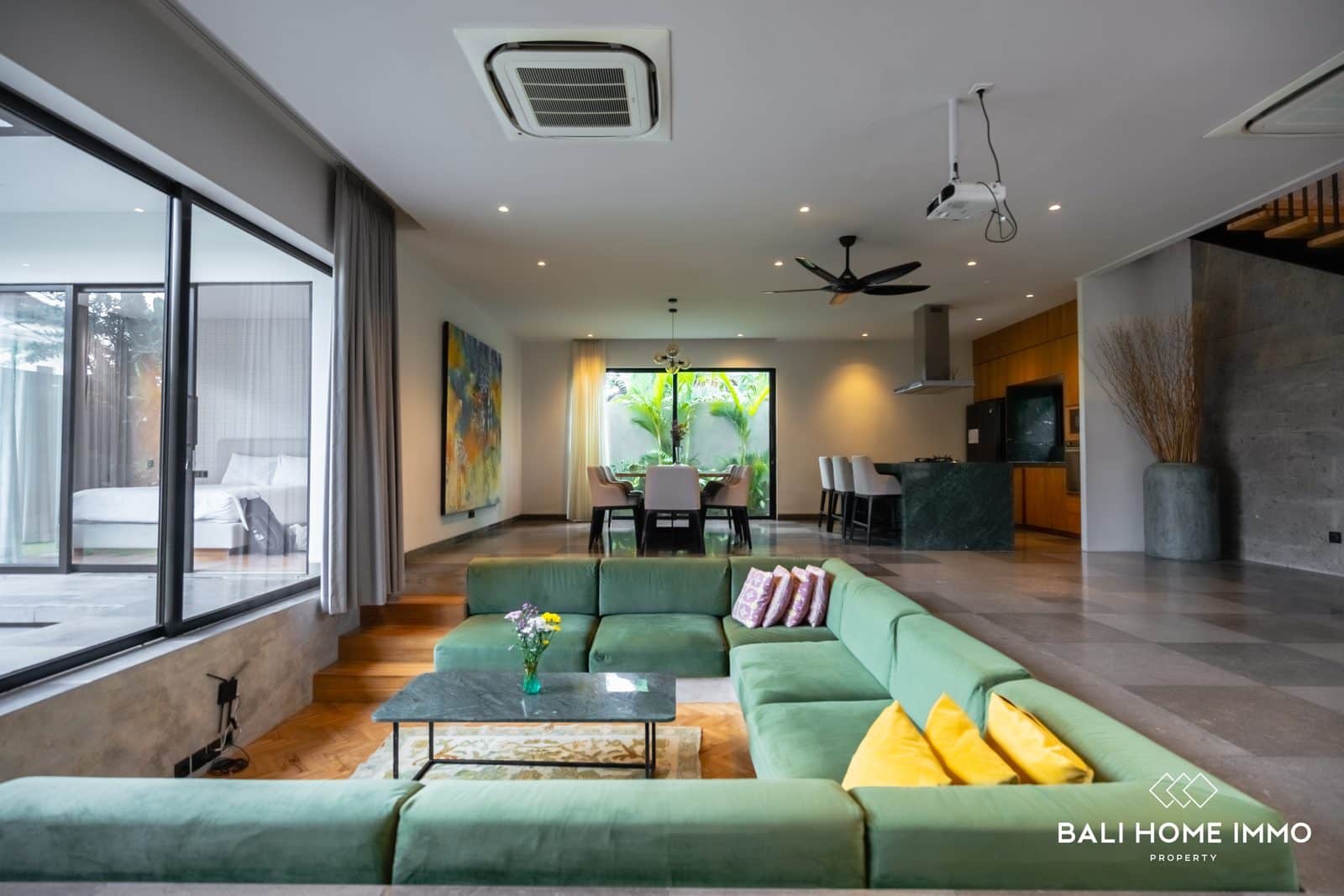 4-bedroom leasehold villa in Pererenan — photo 4 of 5