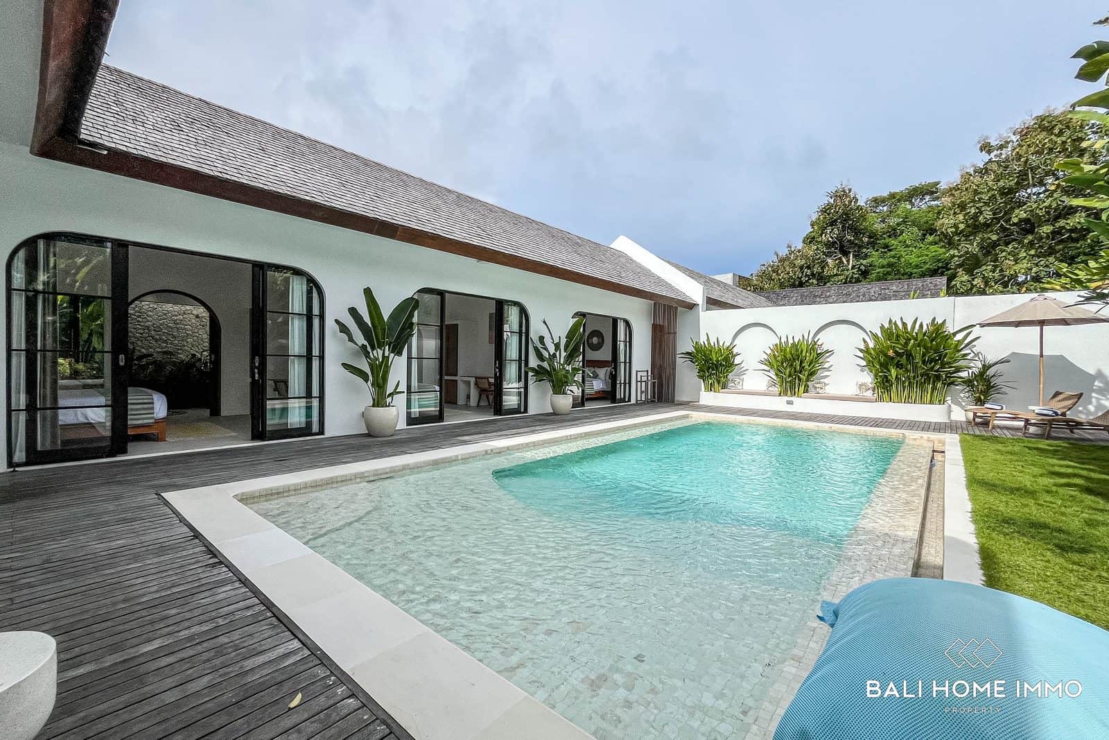 Stunning 3 Bedrooms Villa for Sale in Uluwatu - Rf6655b