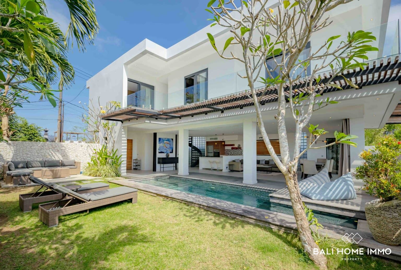 3-bedroom freehold villa in Uluwatu — photo 2 of 5