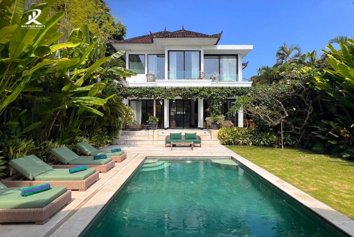 Luxurious 5BR Tropical Estate in Canggu for Sale Leasehold