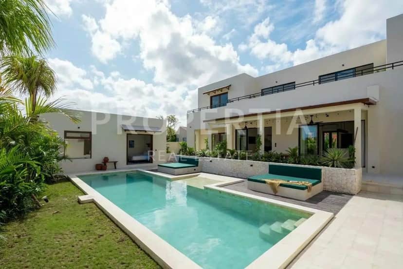 6-bedroom leasehold villa in Pererenan — photo 2 of 5