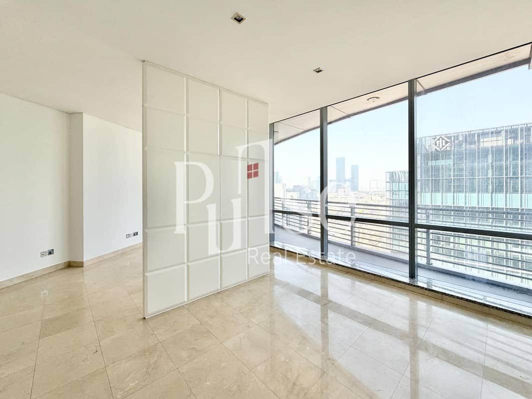 studio freehold apartment in DIFC — photo 1 of 4
