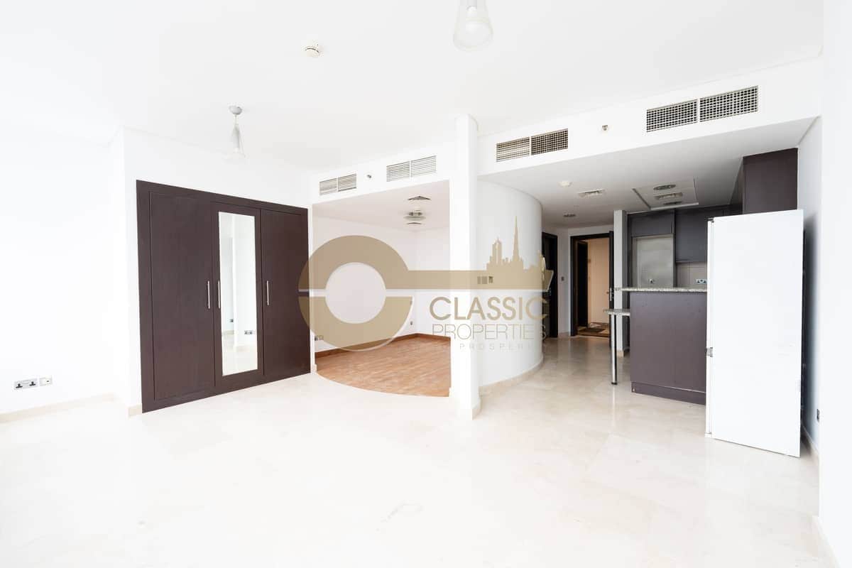 studio freehold apartment in DIFC — photo 1 of 5