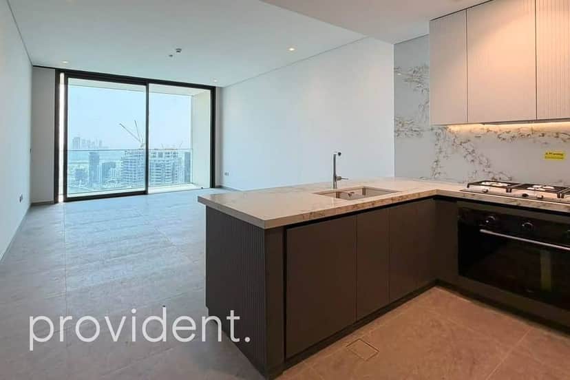 2-bedroom freehold apartment in Business Bay — photo 2 of 5