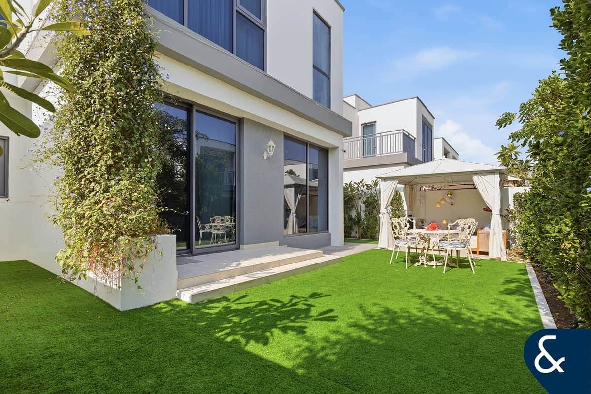 4-bedroom freehold villa in Dubai Hills Estate — photo 1 of 4