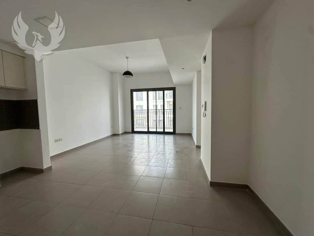 1-bedroom freehold apartment in Town Square — photo 1 of 4