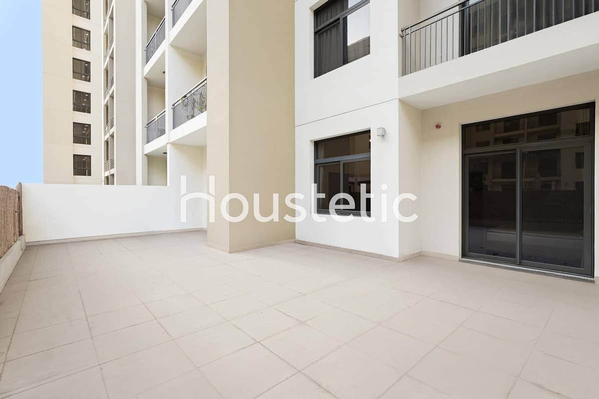 2-bedroom freehold apartment in Town Square — photo 1 of 4