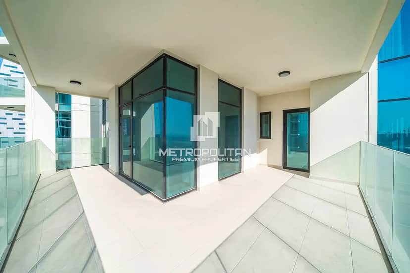 3-bedroom freehold apartment in Business Bay — photo 3 of 5