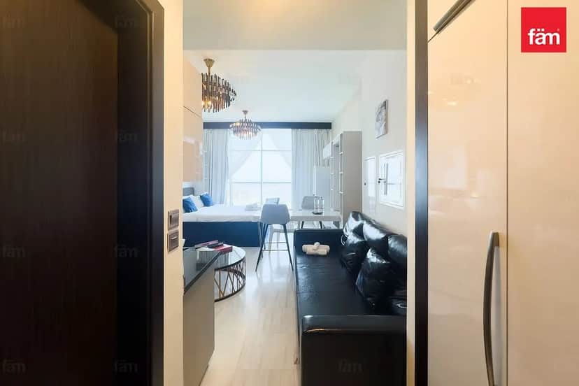 studio freehold apartment in Business Bay — photo 2 of 5