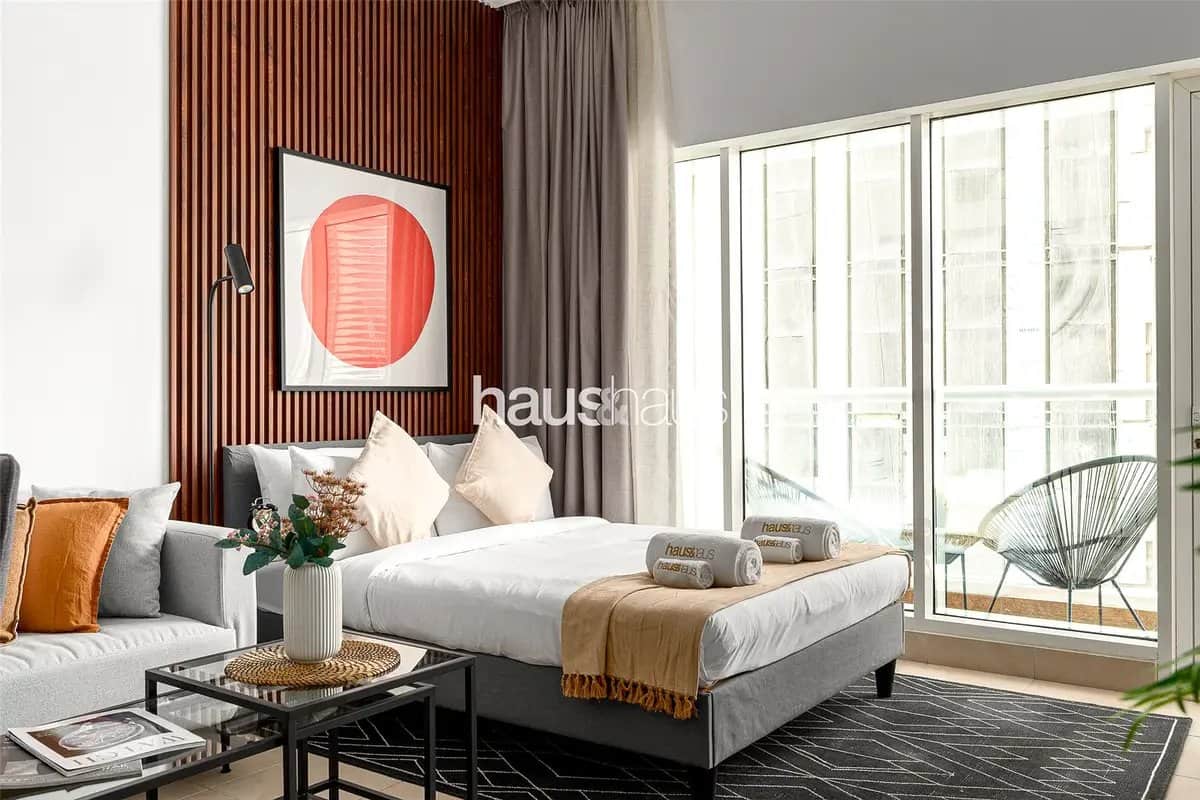 studio freehold apartment in Downtown Dubai — photo 1 of 5