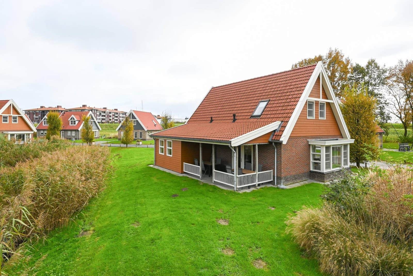 4-bedroom holiday home in Biddinghuizen — photo 2 of 5