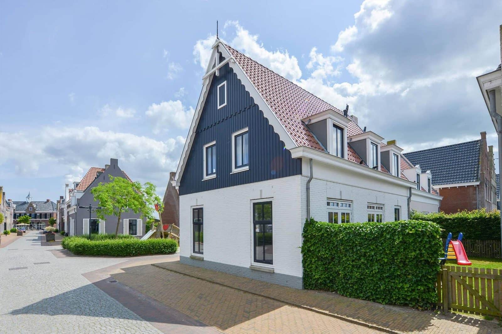 vakantiewoning met 4 slaapkamers in Eanjum, foto 1 van 5