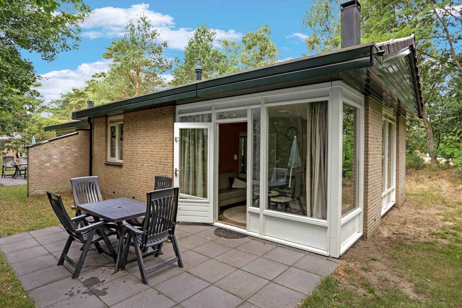 vakantiewoning met 2 slaapkamers in Eerbeek, foto 1 van 5