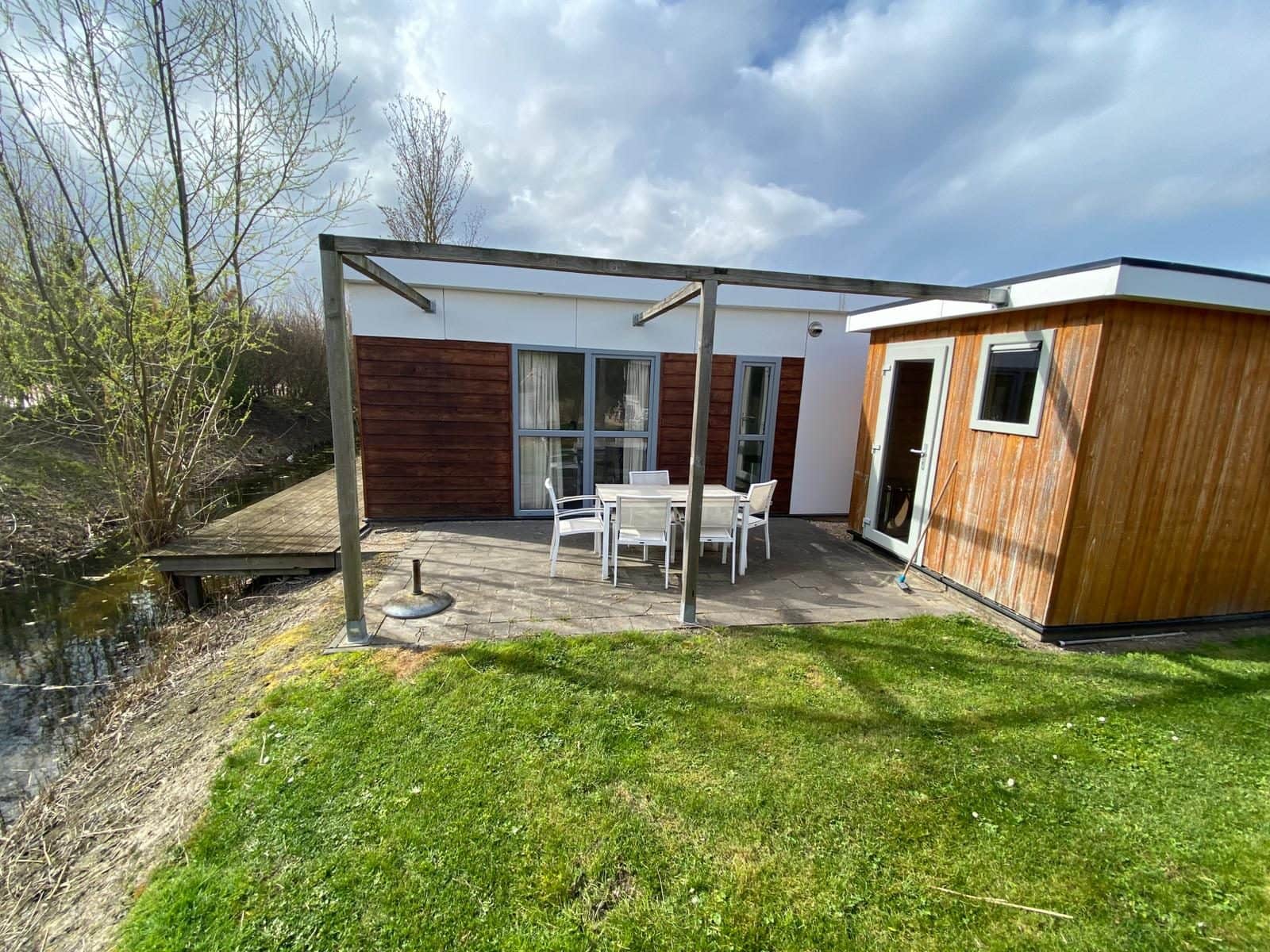 vakantiewoning met 3 slaapkamers in Hellevoetsluis, foto 1 van 5