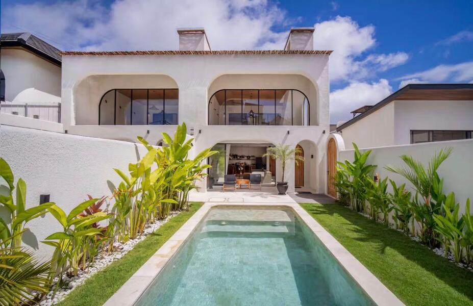 Modern 2 Bedroom Villa with Rooftop View for Sale Leasehold in Ungasan Be-789