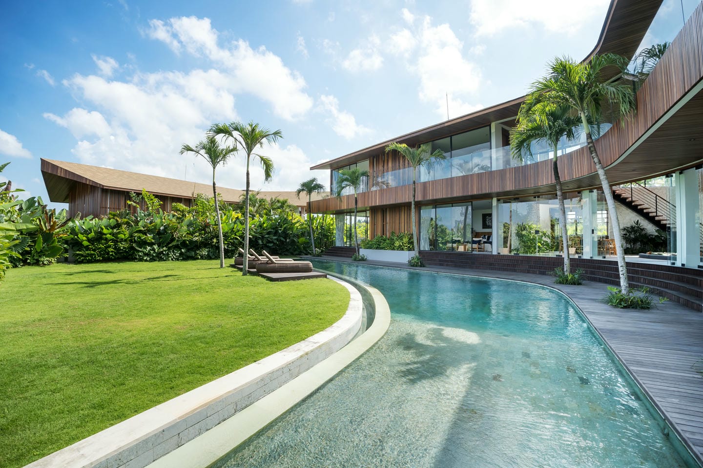 Ready Now 5 Bedroom Villa for Sale Leasehold in Tumbak Bayuh Be-2927