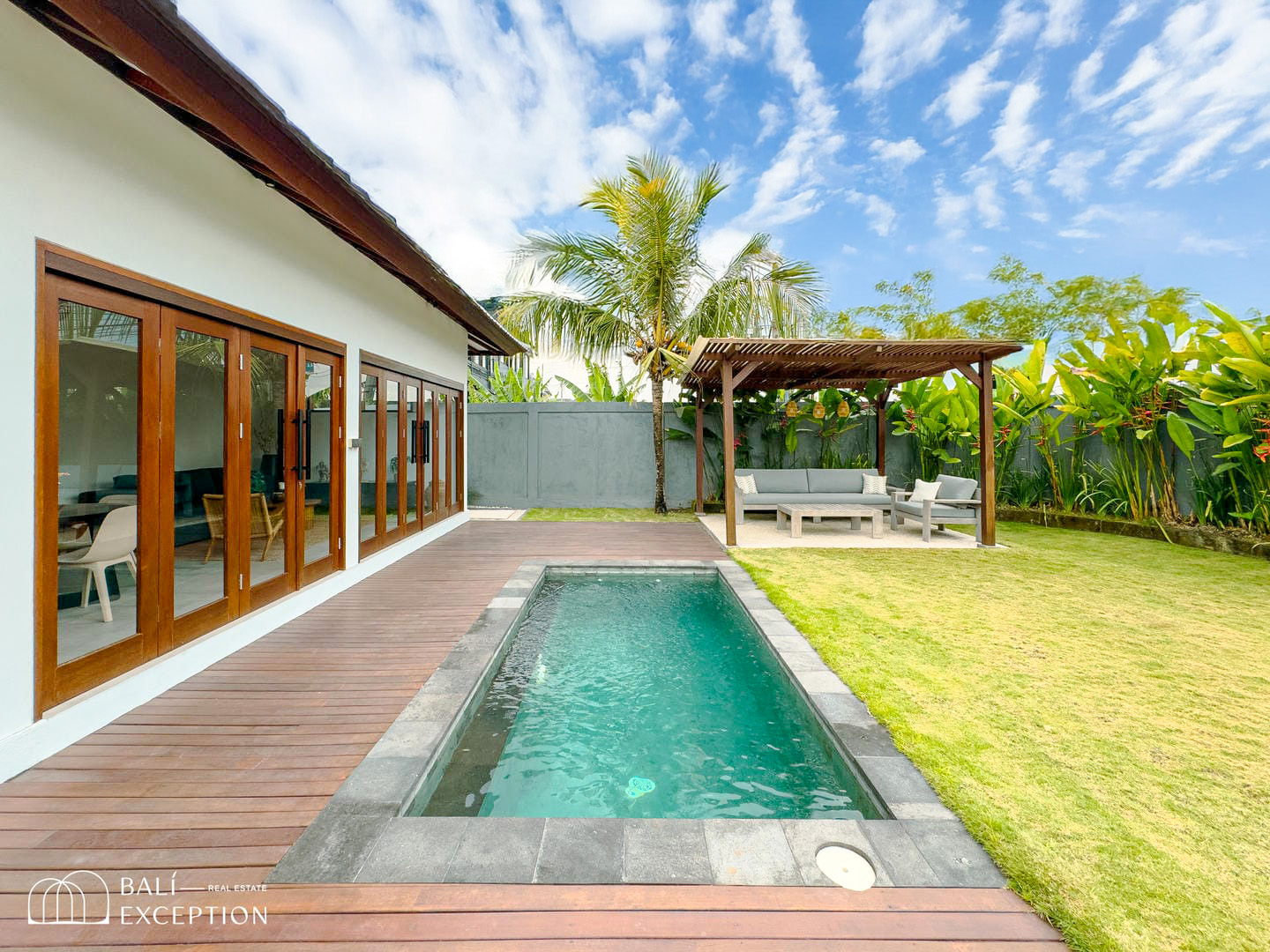 READY NOW 2 BEDROOM VILLA FOR SALE LEASEHOLD IN BERAWA BE-2518