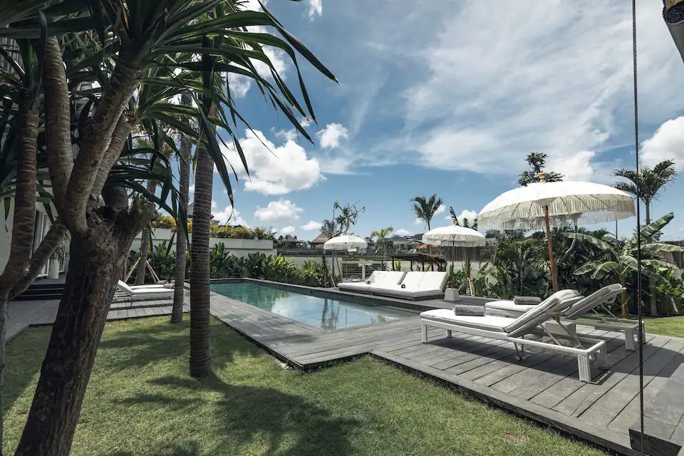 Bohemian 5 Bedroom Villa for Sale Leasehold in Umalas Be-528
