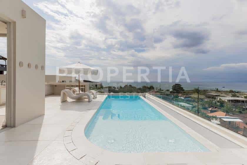 Luxurious ocean view villa in Bingin