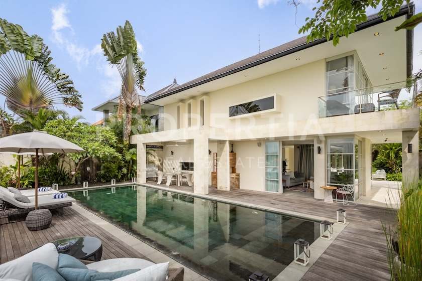 Stunning 4 Bedroom Family Home in Munggu