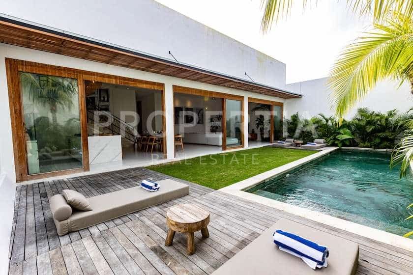 Amazing Modern Tropical Villa in Padonan
