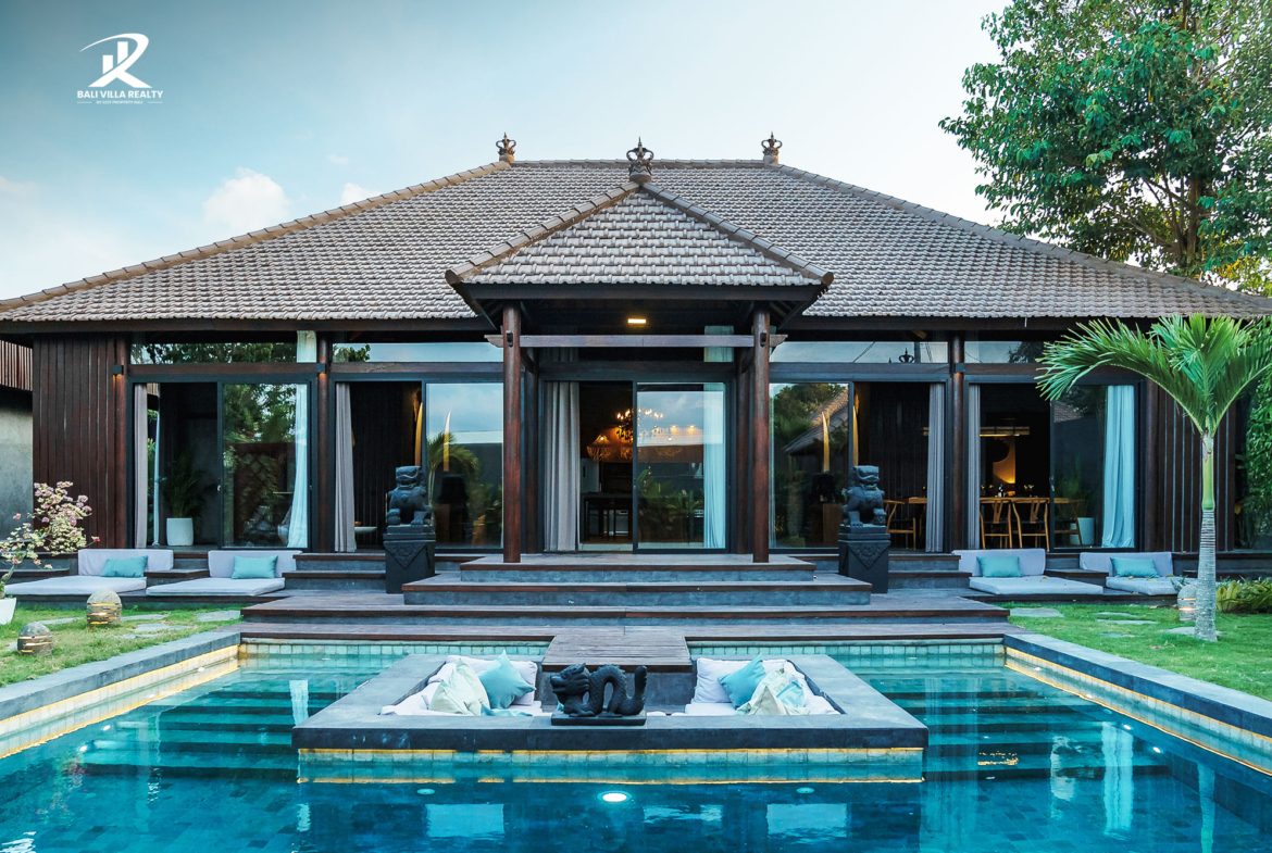 Tranquil Tropical Escape 4 Bedroom Villa For Sale Leasehold in Jimbaran Bali