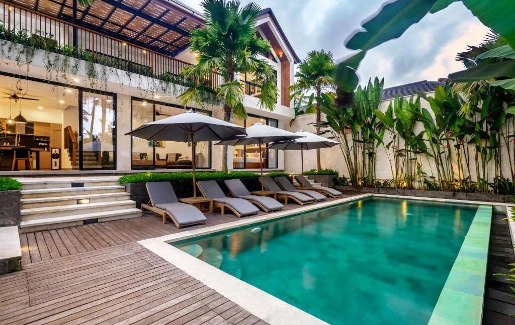 Stylish 3-Bedroom Villa with Jungle View in Ubud