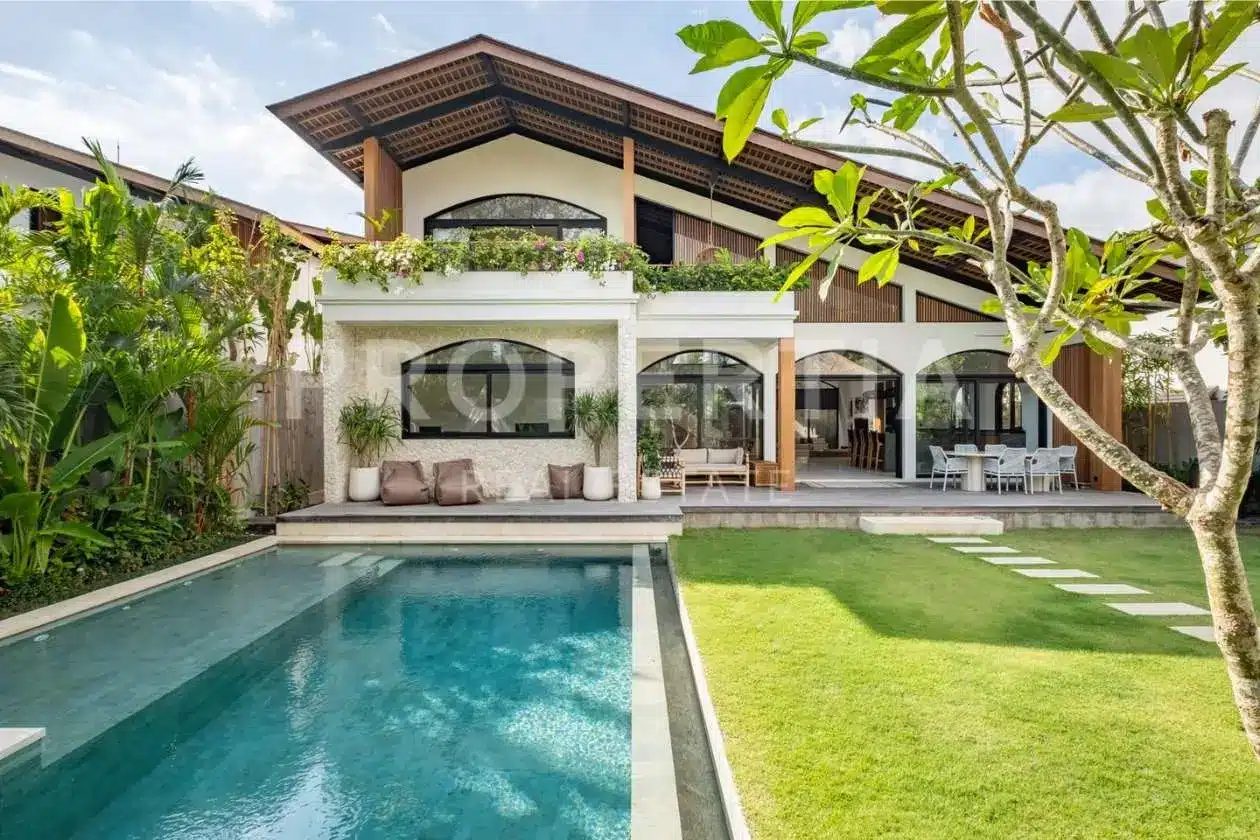 Stunning 4-Bedroom Family Home Villa in Berawa