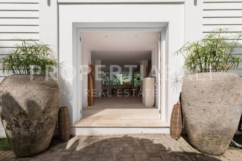 6-bedroom freehold villa in Pererenan — photo 4 of 5