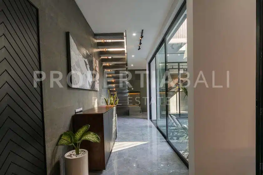 4-bedroom freehold villa in Canggu — photo 3 of 5