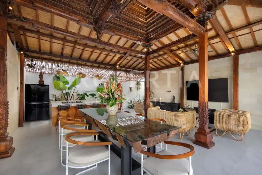 5-bedroom freehold villa in Canggu — photo 4 of 5