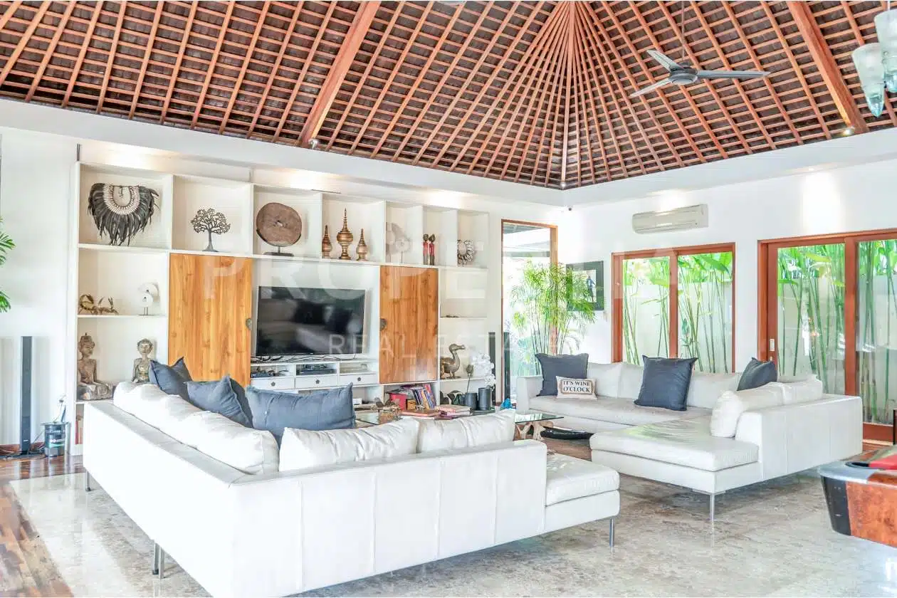5-bedroom freehold villa in Canggu — photo 3 of 5