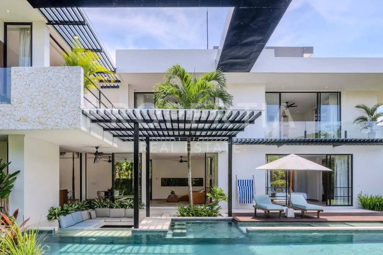 4-bedroom freehold villa in Buduk/Mengwi — photo 3 of 5