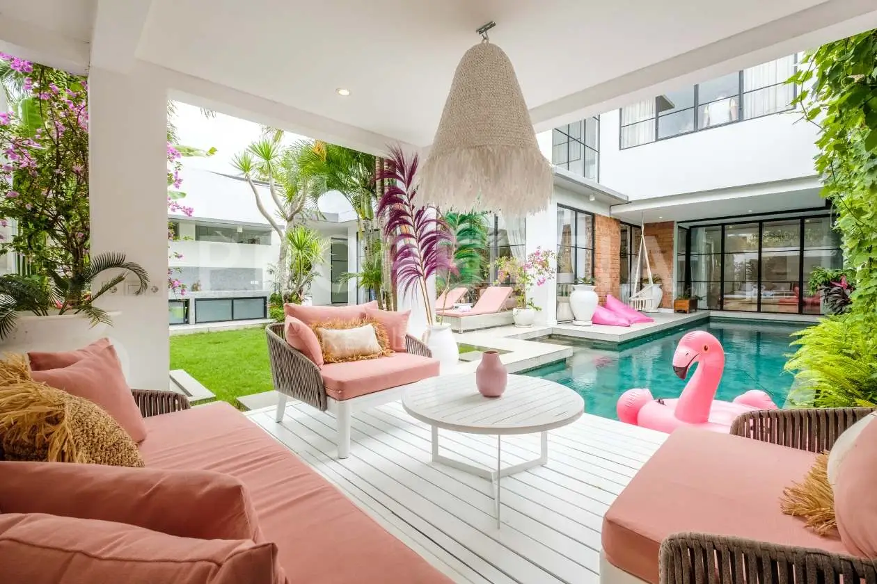 4-bedroom freehold villa in Canggu — photo 4 of 5