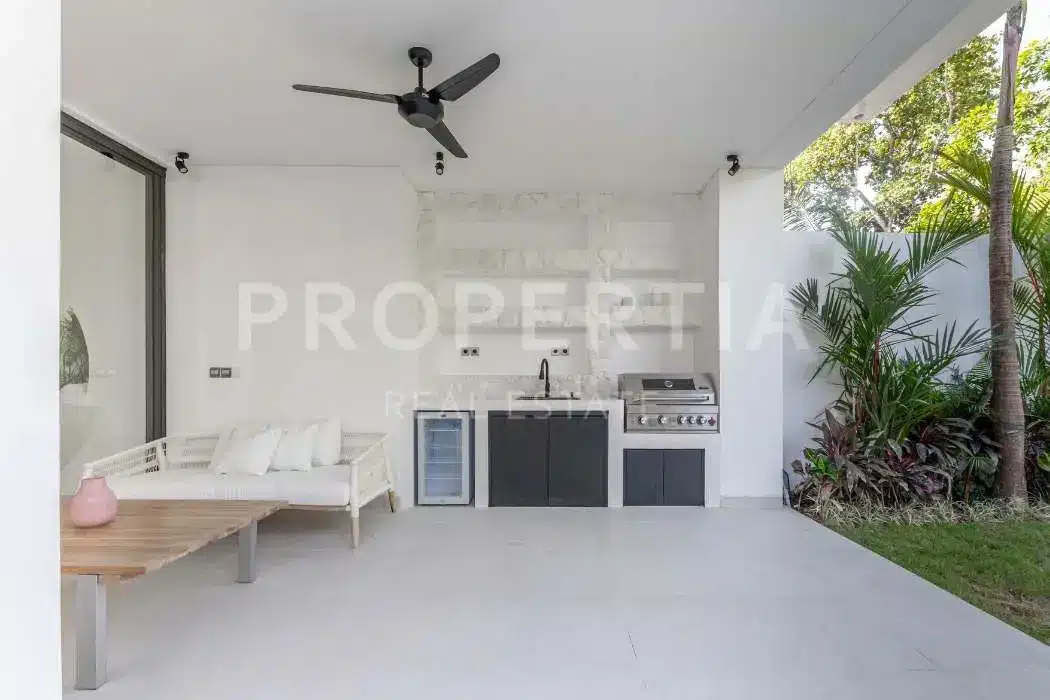 4-bedroom freehold villa in Pererenan — photo 3 of 5